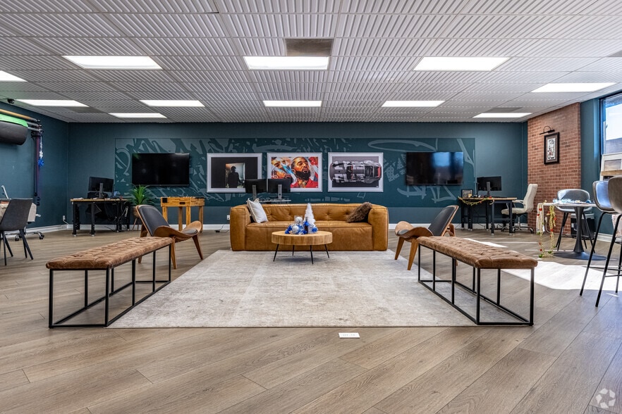 Primary Photo Of 6746 Valjean Ave, Van Nuys Loft Creative Space For Lease