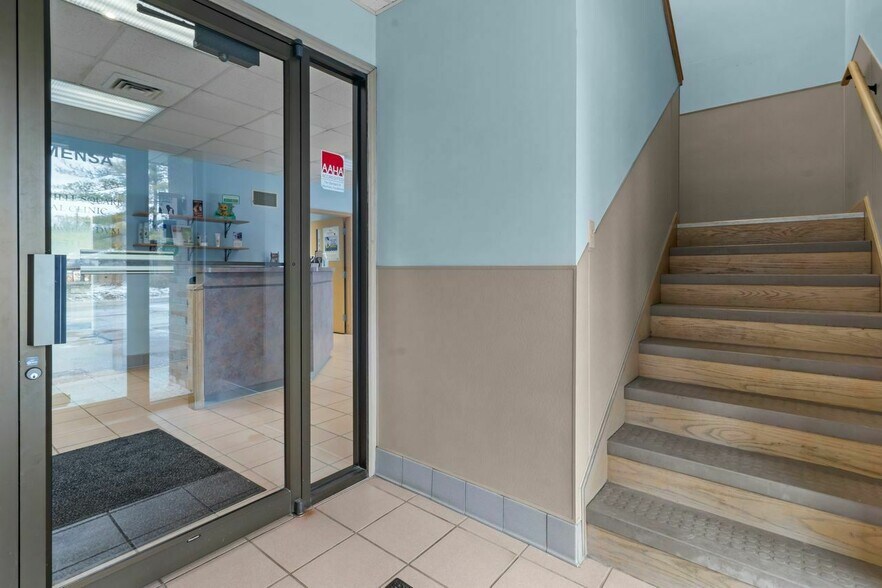 More Photos Of 150 Mensa Dr, Noblesville Office For Sale