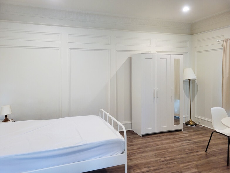 More Photos Of 939 S Wilton Pl, Los Angeles Apartments For Sale