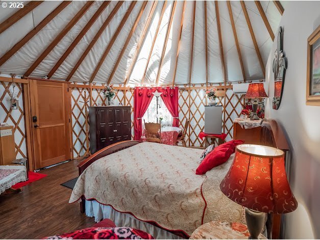 More Photos Of 87991 Territorial Rd, Veneta Hospitality For Sale