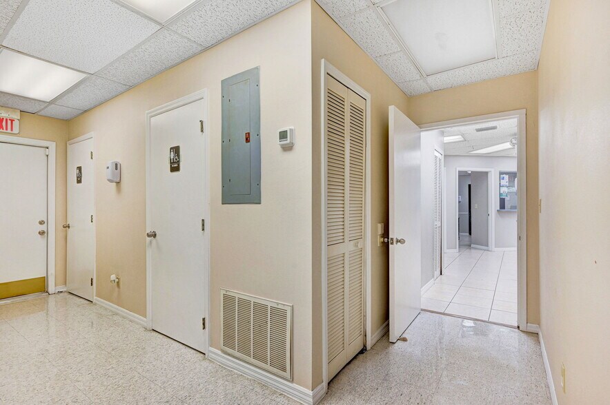 More Photos Of 1801 Sarno Rd, Melbourne Medical For Sale