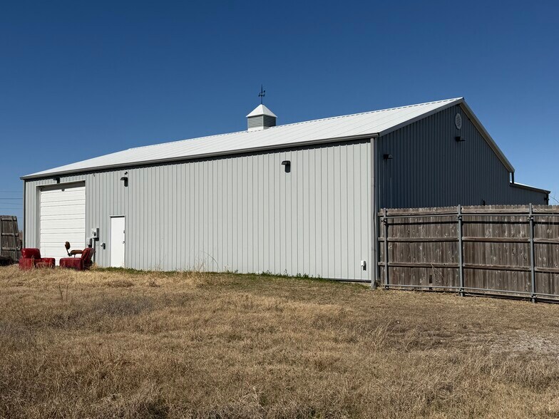 More Photos Of 8302 W 51st St, Tulsa Flex For Sale