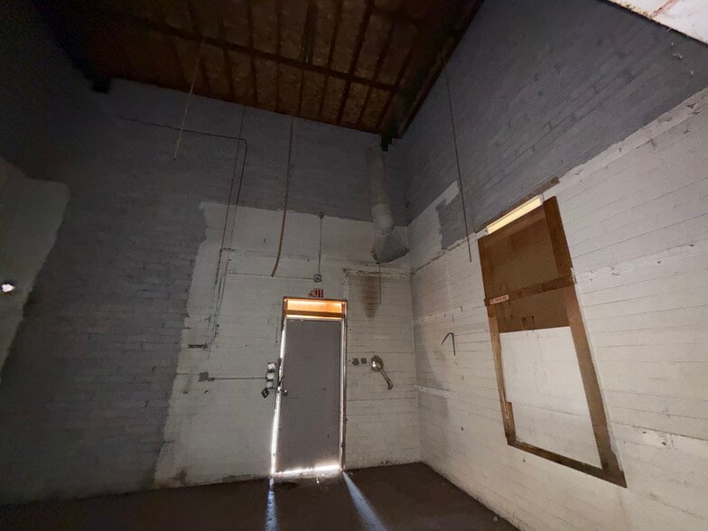 More Photos Of 9103 N Central Ave, Phoenix Freestanding For Sale