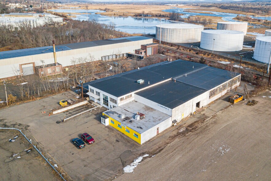 More Photos Of 299 Welton St, Hamden Warehouse For Lease