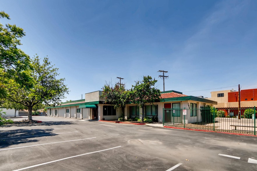 Primary Photo Of 396 N Magnolia Ave, El Cajon Medical For Lease