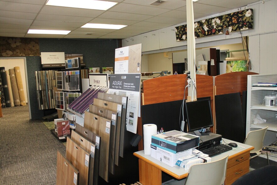 More Photos Of 325 W Elm St, Sycamore General Retail For Sale