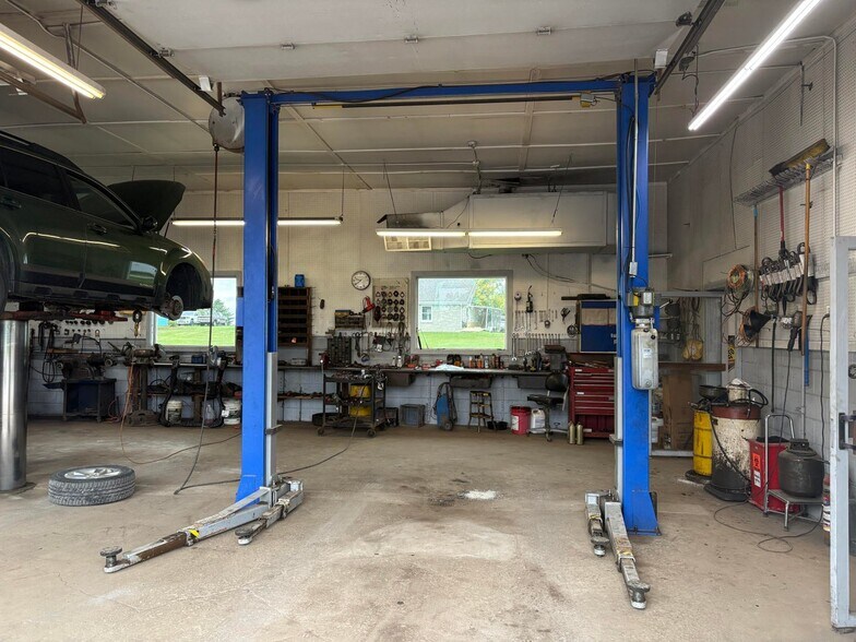 More Photos Of 5573 M 65 N, Lachine Service For Sale