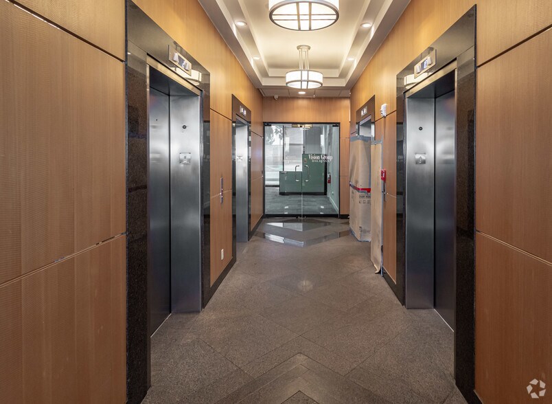 More Photos Of 1555 Palm Beach Lakes Blvd, West Palm Beach Office For Lease