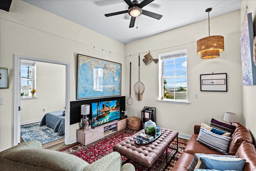 More Photos Of 10 Irving Ave N, Colonial Beach Apartments For Sale