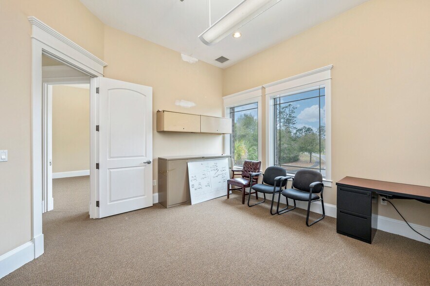 More Photos Of 3201 Heritage Plantation Blvd, Laurel Hill Office For Sale