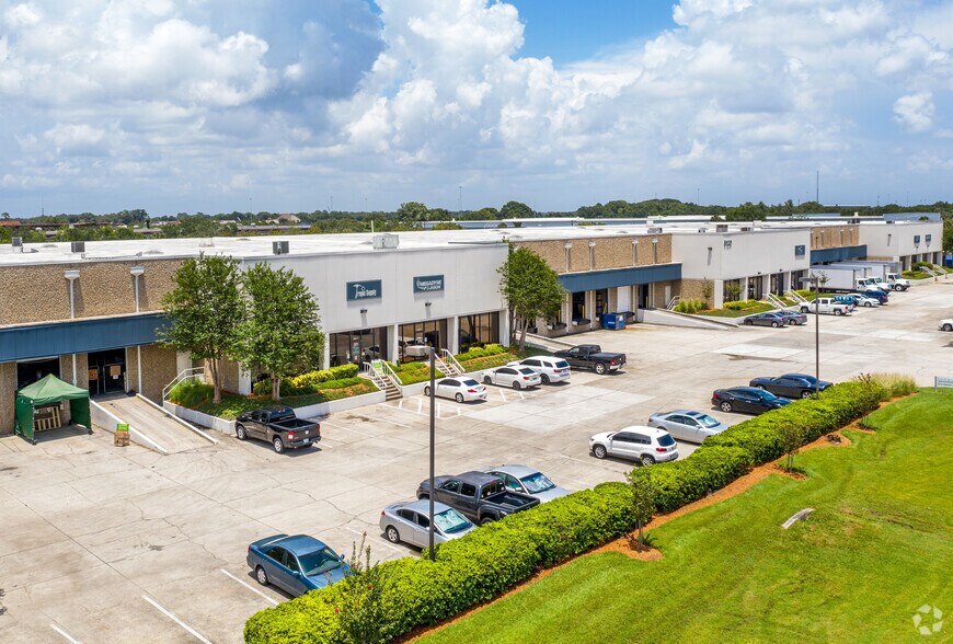 More Photos Of 5120 E Adamo Dr, Tampa Distribution For Lease