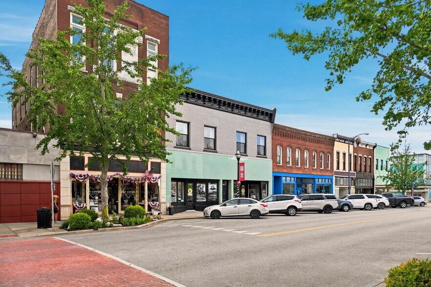More Photos Of 214 E Commercial St, Springfield Storefront Retail Office For Sale
