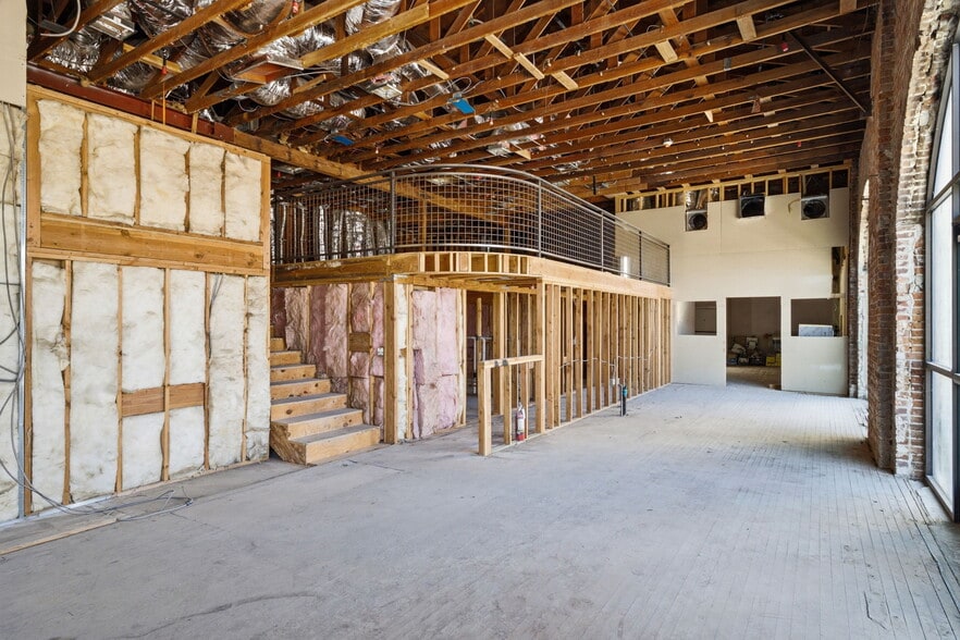 More Photos Of 1623-1633 19th St, Bakersfield Freestanding For Lease