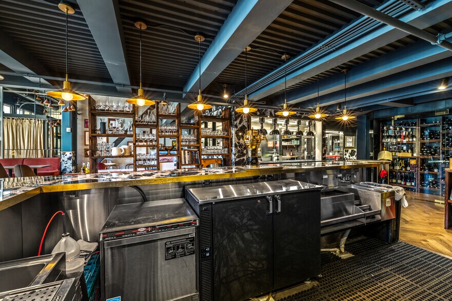 More Photos Of 910 Yampa Street, Steamboat Springs General Retail For Sale