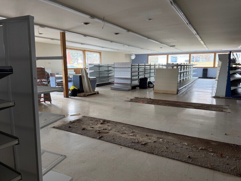 More Photos Of 156 S Flynn Rd, Westville Storefront For Lease