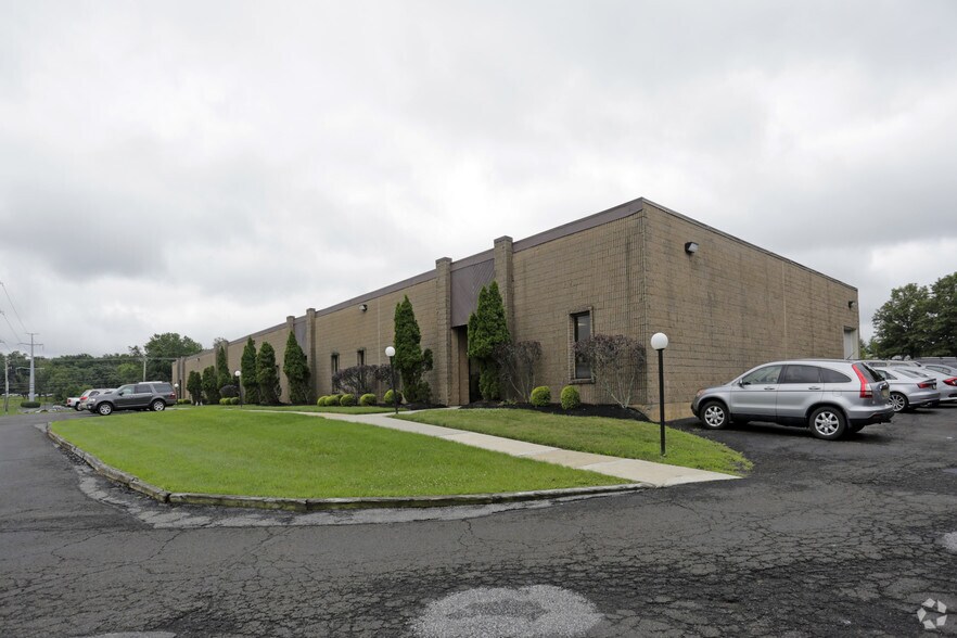 Primary Photo Of 101 Witmer Rd, Horsham Township Flex For Lease