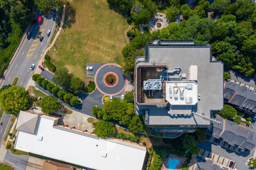 More Photos Of 1050 Crown Pointe Pkwy, Atlanta Coworking Space