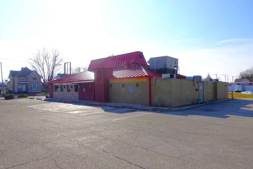 More Photos Of 1555 E Main St, Galesburg Fast Food For Lease