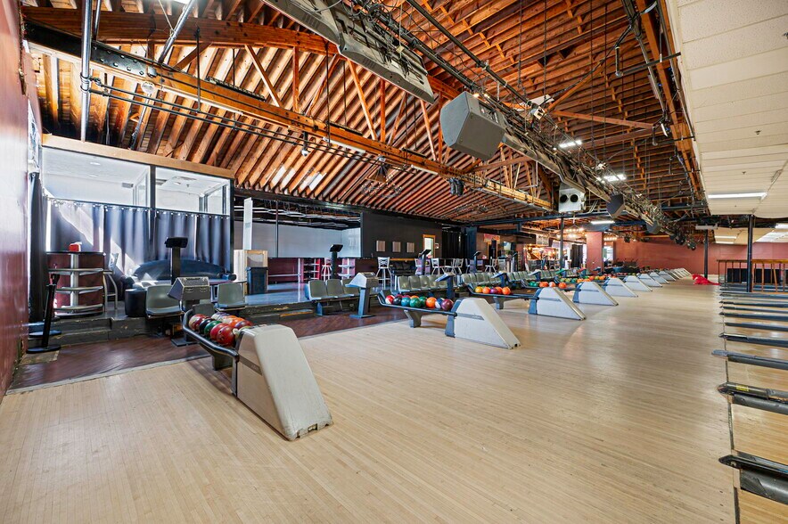 More Photos Of 2407 Grand Ave, Baldwin Bowling Alley For Sale