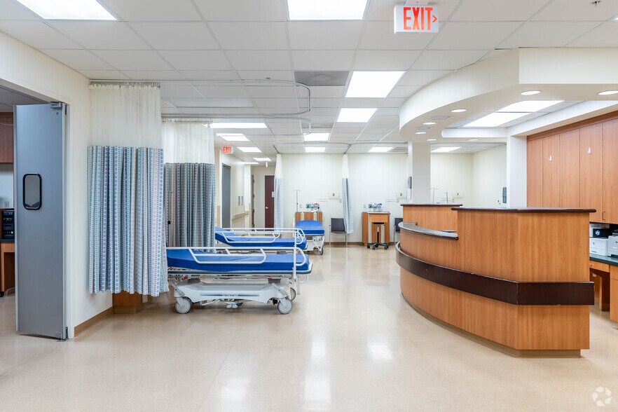 More Photos Of 1779 N University Dr, Pembroke Pines Office For Sale