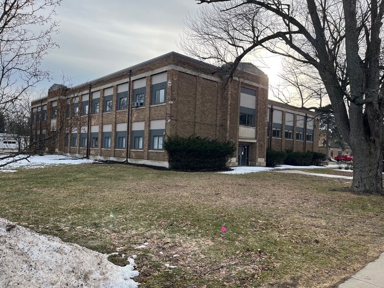 Primary Photo Of 305 W Elizabeth St, Stockbridge Schools For Sale