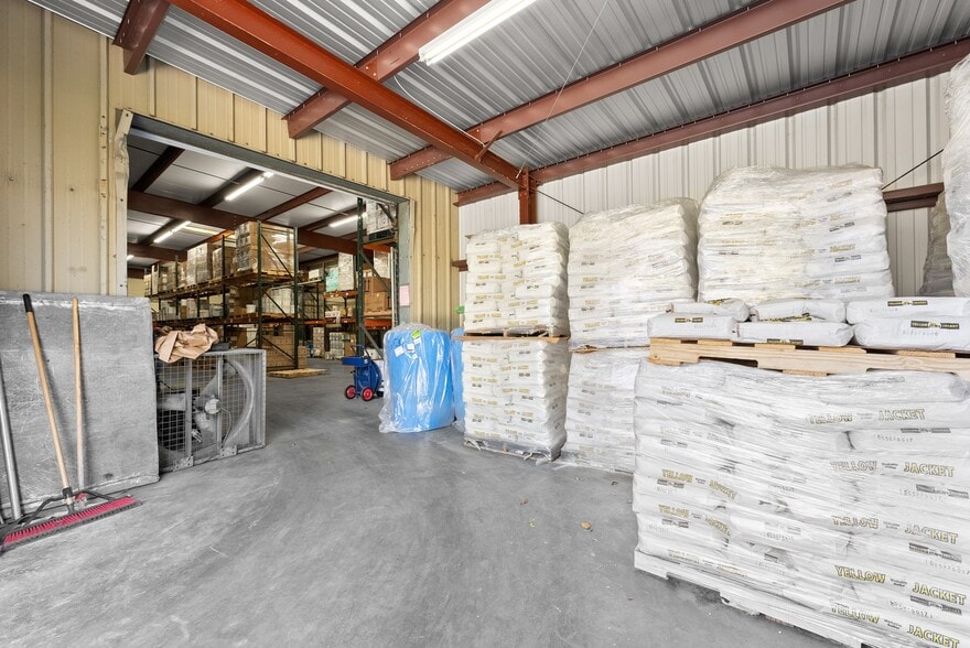 More Photos Of 636 Industrial Blvd, Gainesville Warehouse For Sale