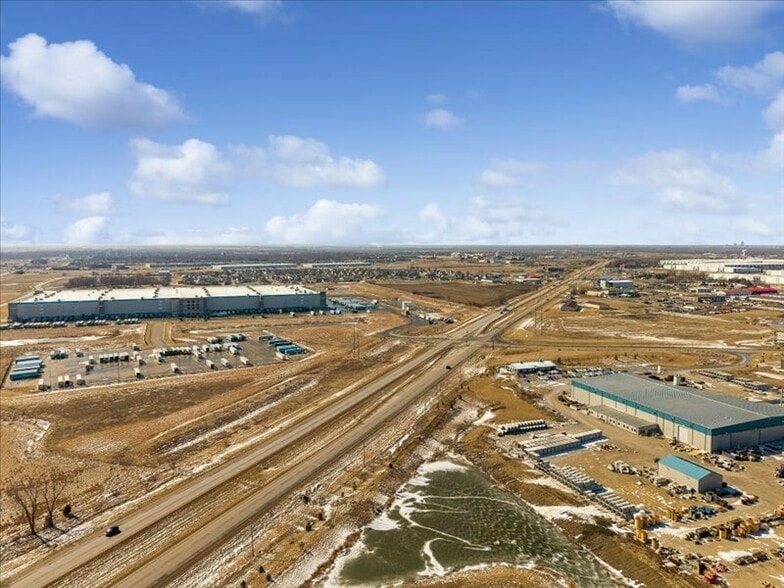 More Photos Of 2005 NE Hubbell Ave, Bondurant Industrial For Sale