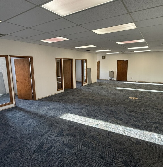 More Photos Of 1956-1964 E Whipp Rd, Dayton Medical For Sale