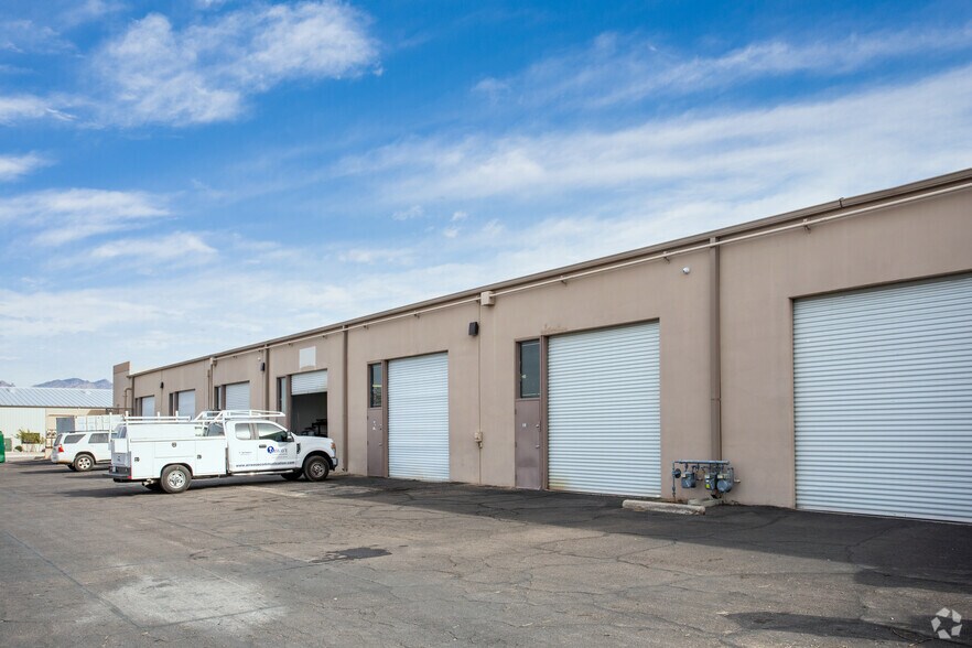 More Photos Of 3600 S Palo Verde Rd, Tucson Mixed Retail For Lease