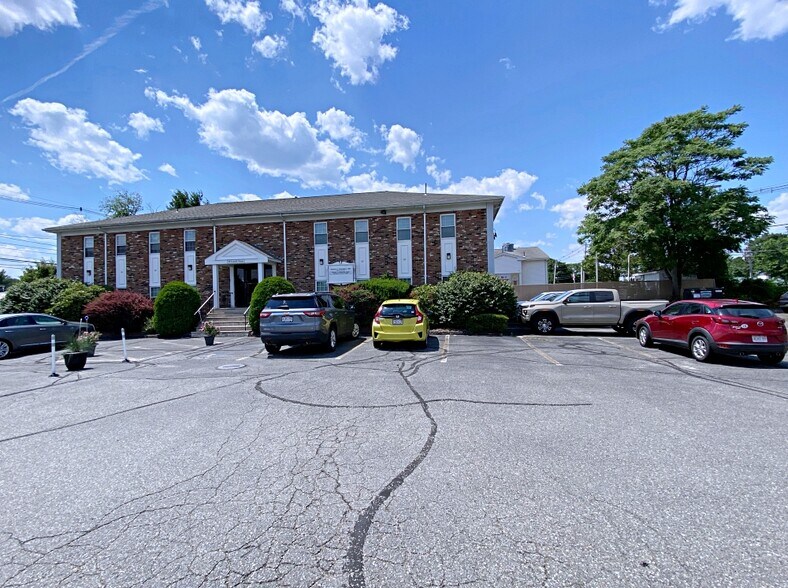 More Photos Of 25 Lowell St, Wilmington Loft Creative Space For Sale