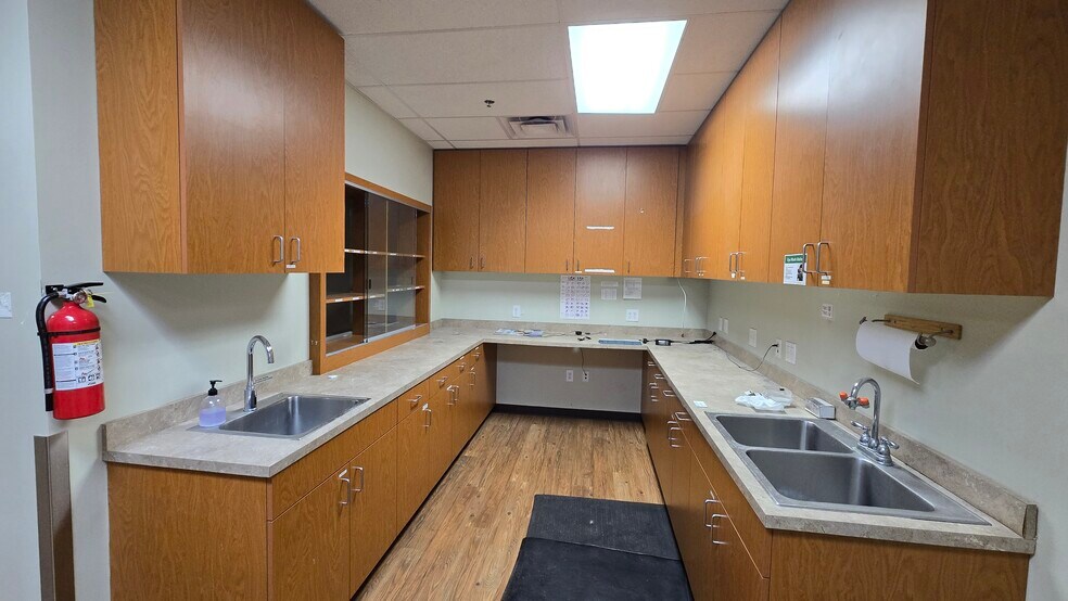 More Photos Of 17002 E Mainstreet, Parker Unknown For Lease