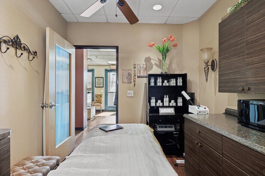 More Photos Of 11111 N Scottsdale Rd, Scottsdale Office For Sale