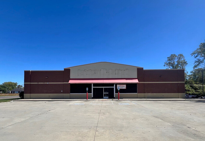 Primary Photo Of 5285 E 38th St, Indianapolis Storefront For Lease