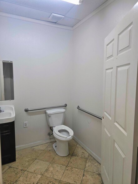 More Photos Of 8650 N Houston Rosslyn Rd, Houston Unknown For Lease