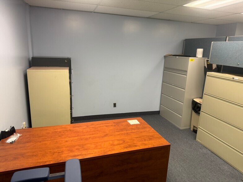 More Photos Of 300 Old Country Rd, Mineola Medical For Sale