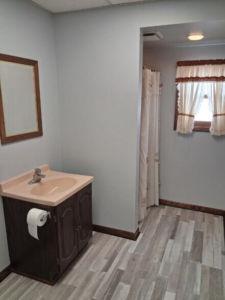 More Photos Of 442 N Lake St, Aurora Office For Sale
