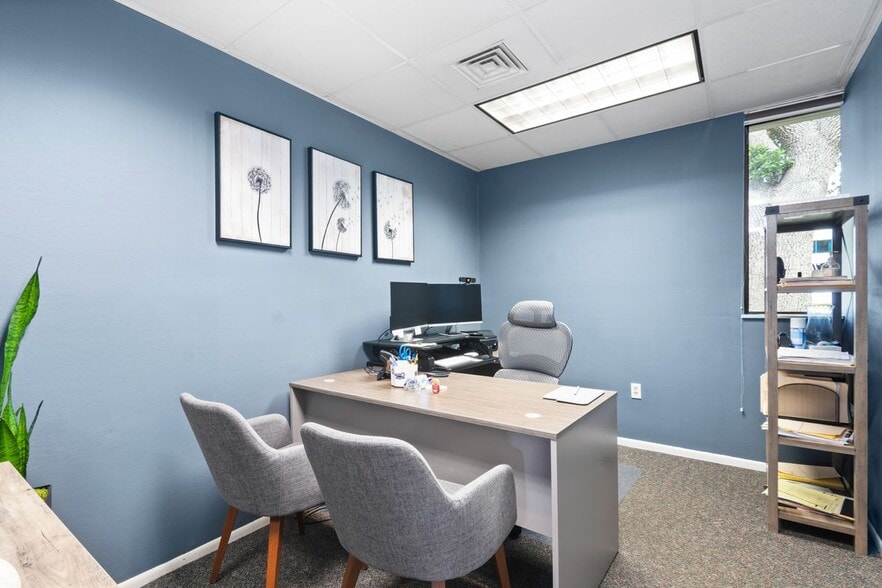 More Photos Of 2501 S Tamiami Trl, Sarasota Office For Sale