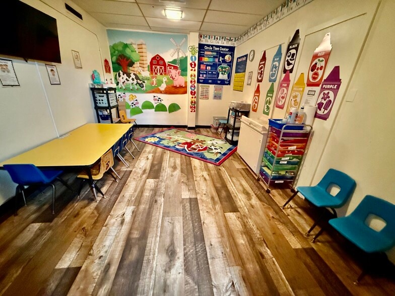 More Photos Of 310 N Fulton St, Marshall Recycling Center For Sale