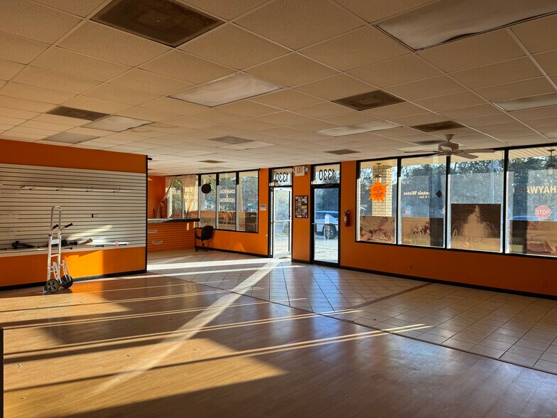 More Photos Of 1330 Howland Blvd, Deltona Freestanding For Sale