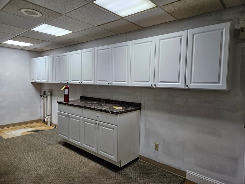 More Photos Of 5820 Gratiot Rd, Saginaw Medical For Lease