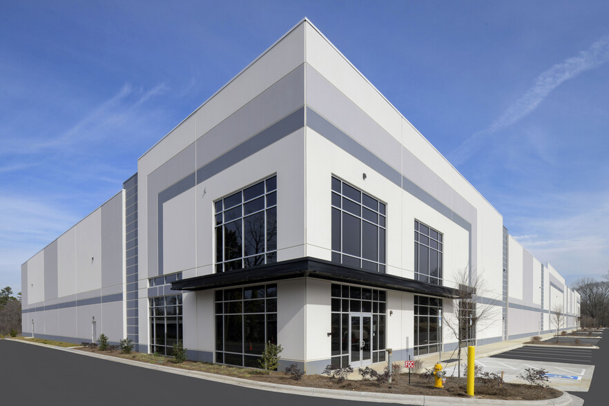 More Photos Of 8748 Mount Holly Rd, Charlotte Distribution For Lease