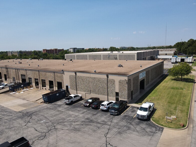 More Photos Of 4130-4150 Will Rogers Pky, Oklahoma City Warehouse For Lease