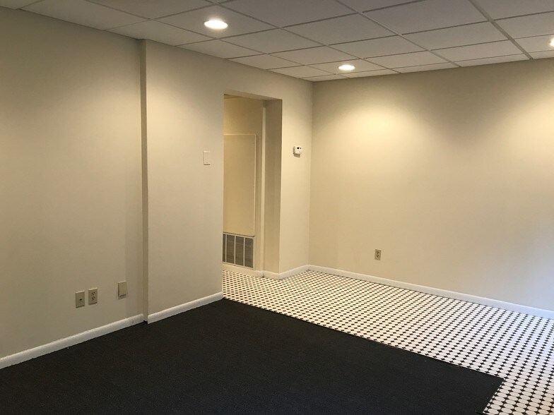 More Photos Of 1989 W 5th Ave, Columbus Office For Lease