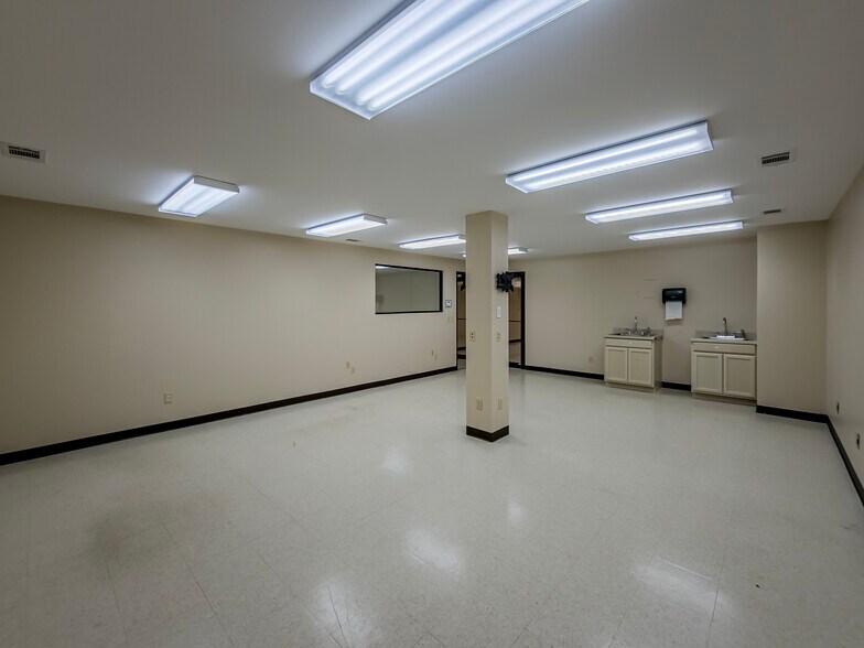 More Photos Of 2773 Marshall Dr, Tifton Warehouse For Sale