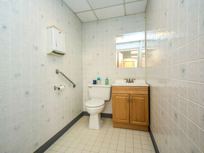 More Photos Of 811 Old Country Rd, Plainview Office Residential For Lease