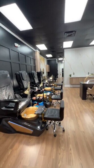 Primary Photo Of 14650 Gatorland Dr, Orlando General Retail For Sale