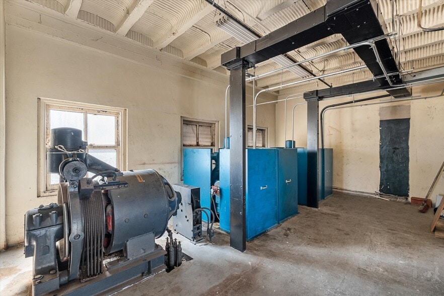 More Photos Of 610 Marshall St, Shreveport Office For Sale