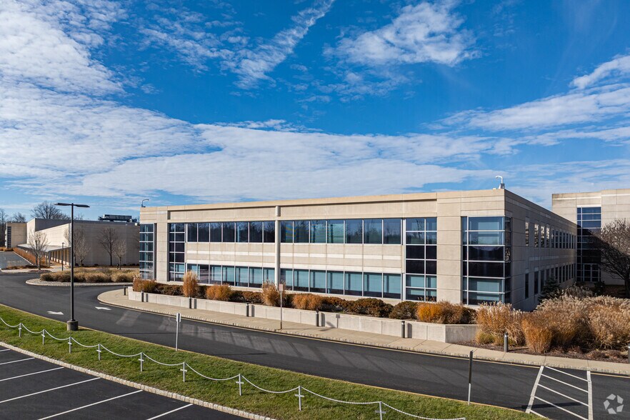 More Photos Of 15 Sylvan Way, Parsippany Light Distribution For Lease