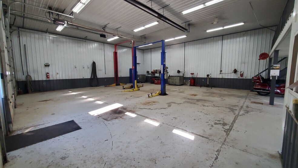 More Photos Of 9449 Genesee St, New Lothrop Auto Repair For Sale