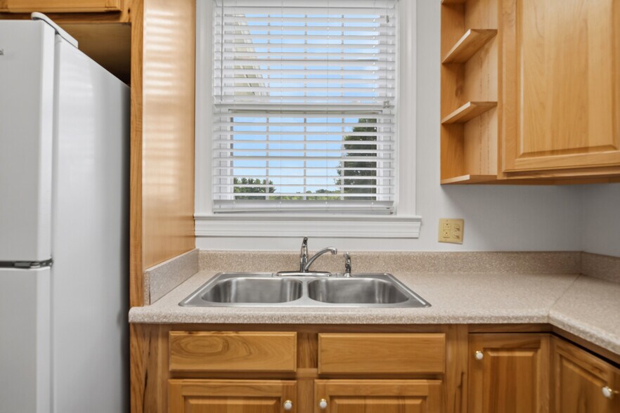 More Photos Of 6245 University Park Dr, Radford Office Residential For Sale